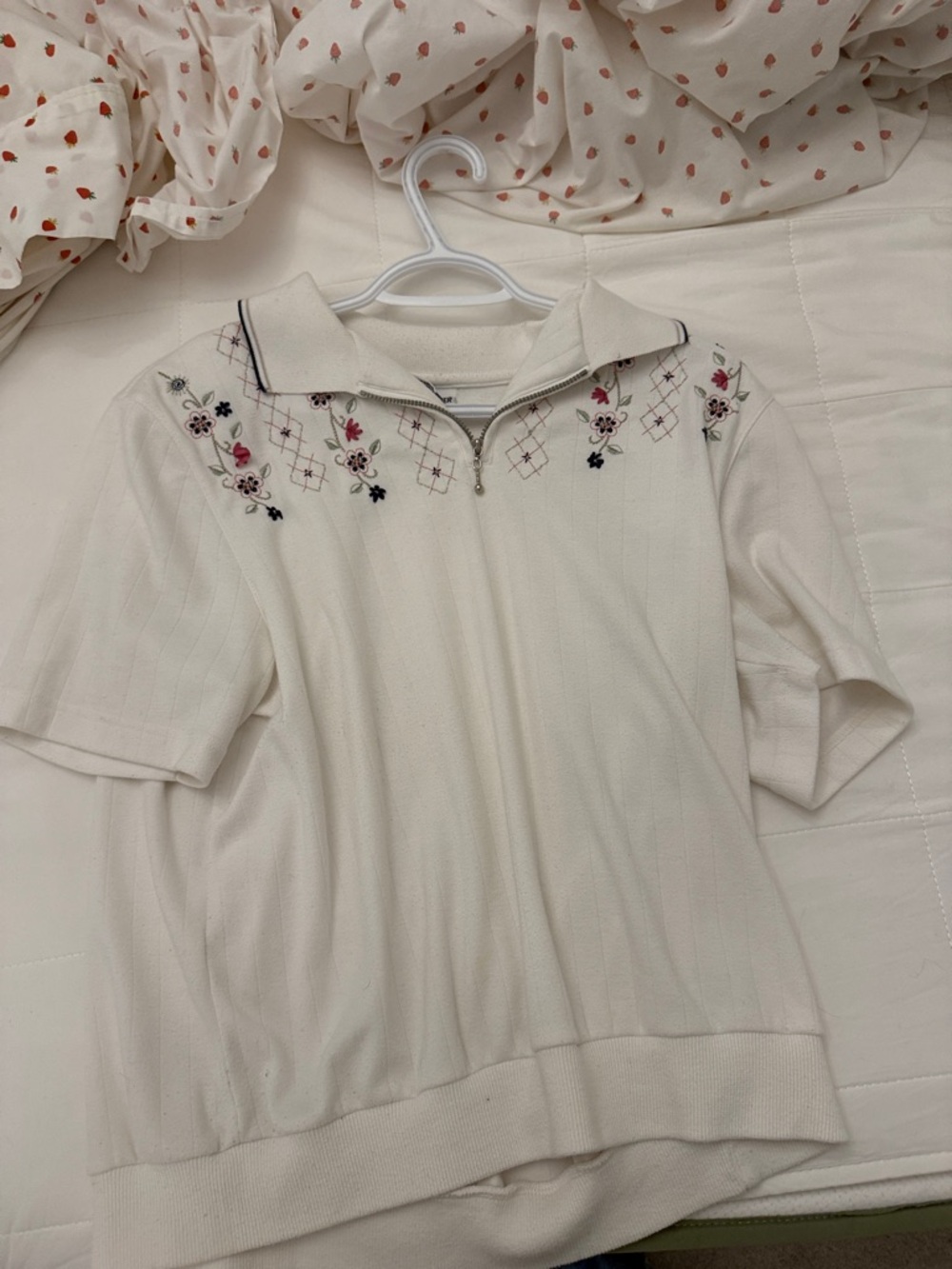 Vintage Alfred Dunner Cream Short Sleeve Polo Sweater with Floral Embroidery